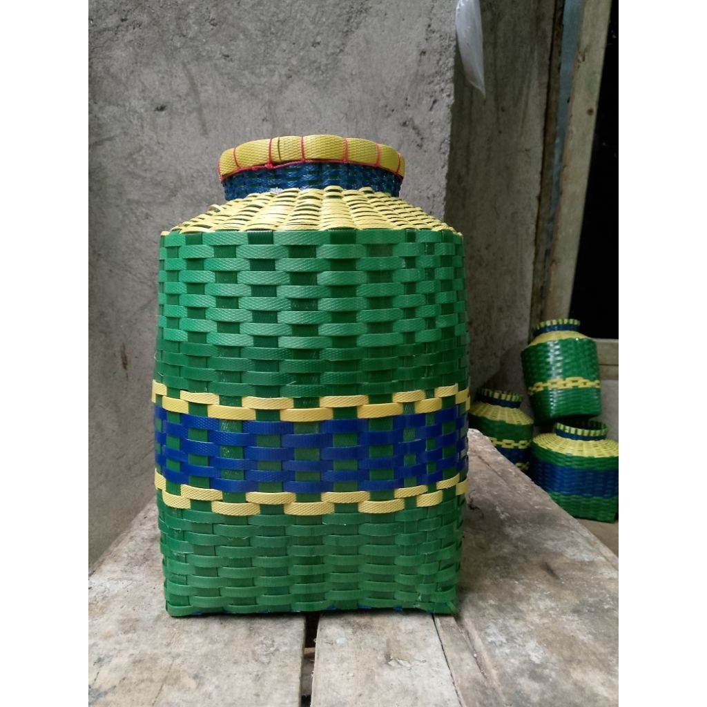 kembu/kepis ikan ukuran 2kg sampe 10kg dari anyaman plastik free sabuk pinggang