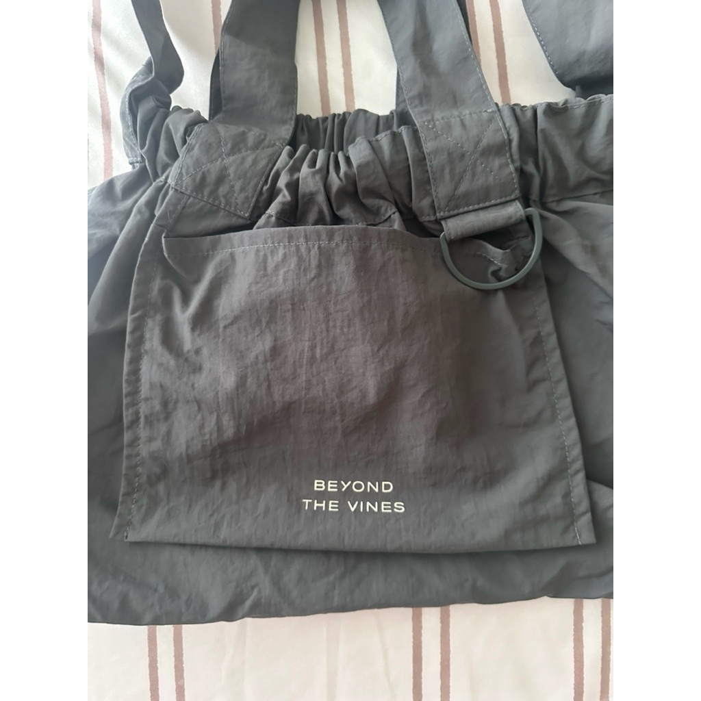 Tas BTV warna abu kehijauan (Preloved)