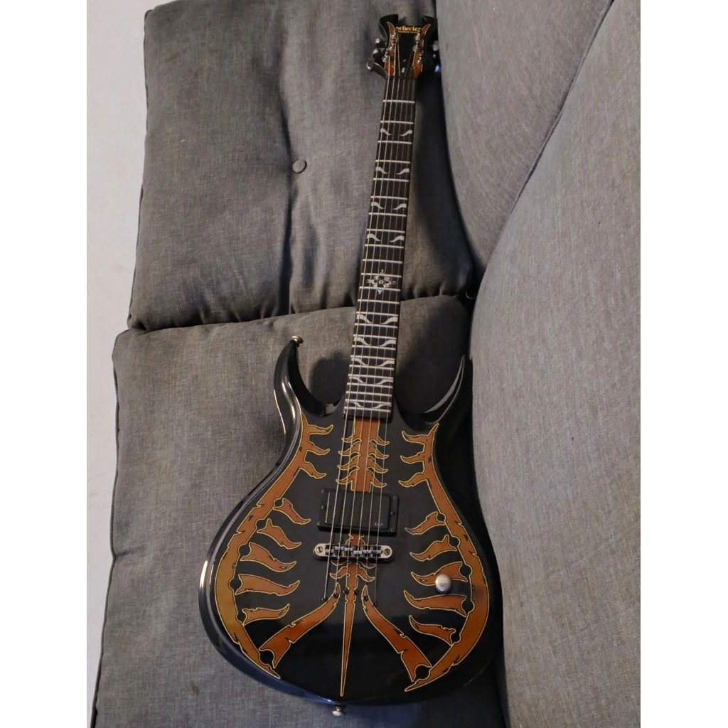 Schecter Devil Spine with emg usa Elektrik Gitar original