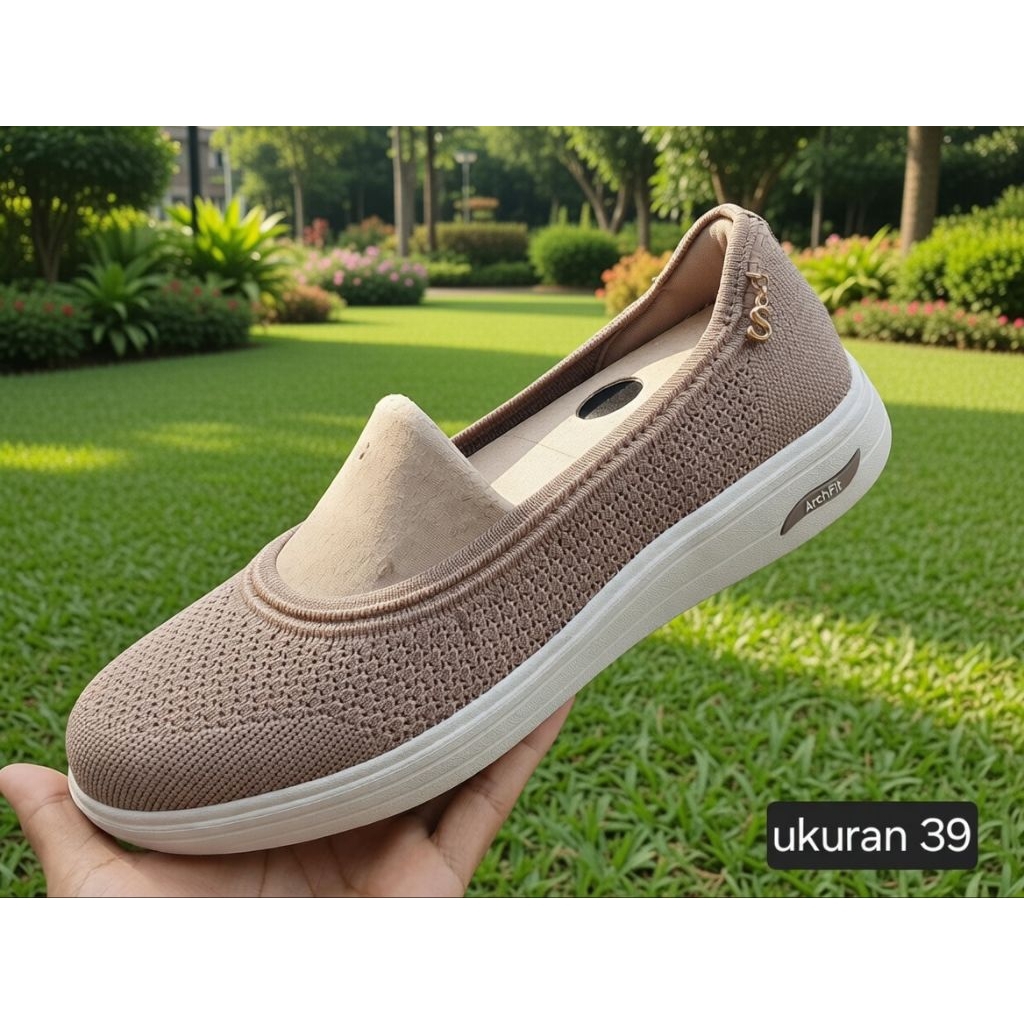 sepatu skechers cewek slipon slop skechers women original ukuran 39