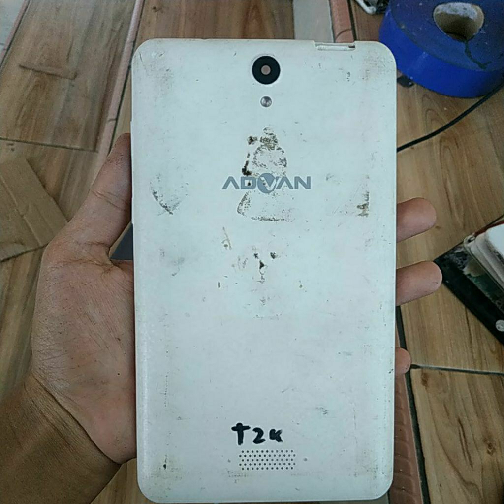 backdoor bekas tablet Advan T2K dapat sesuai gambar