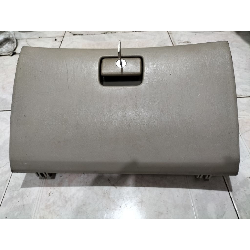 laci dashboard bawah kijang innova tanpa kunci