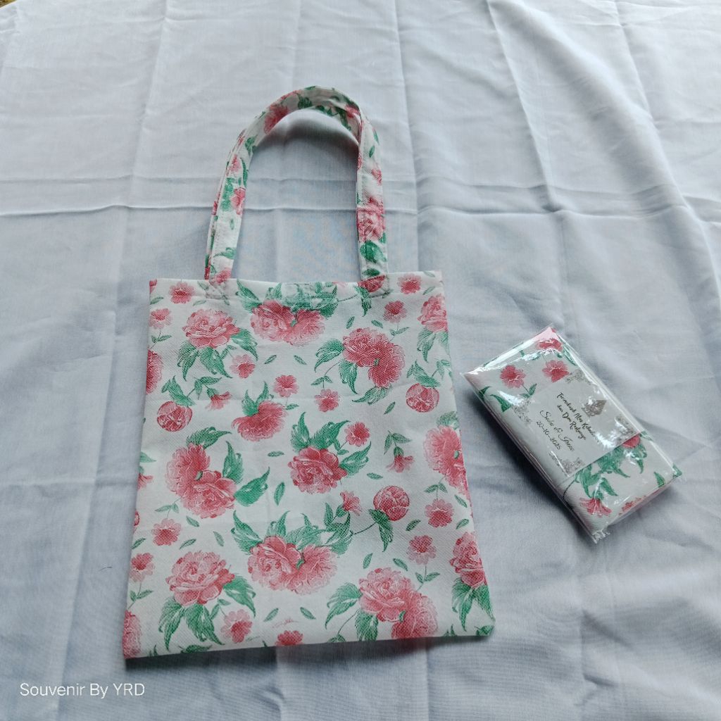 Souvenir  Pernikahan Tote Bag Tas Souvenir Pernikahan Tote Bag Spunbond