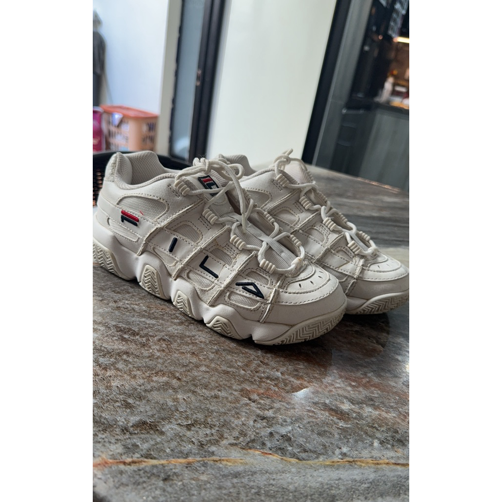 *preloved* Sepatu FILA x BTS Barricade XT 97 size 39