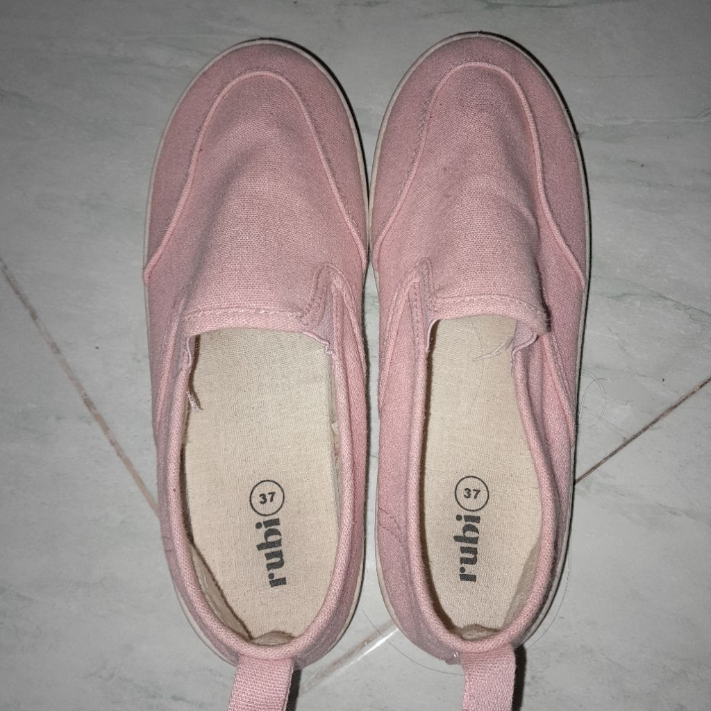 Sepatu SlipOn Rubi Pink Size 37