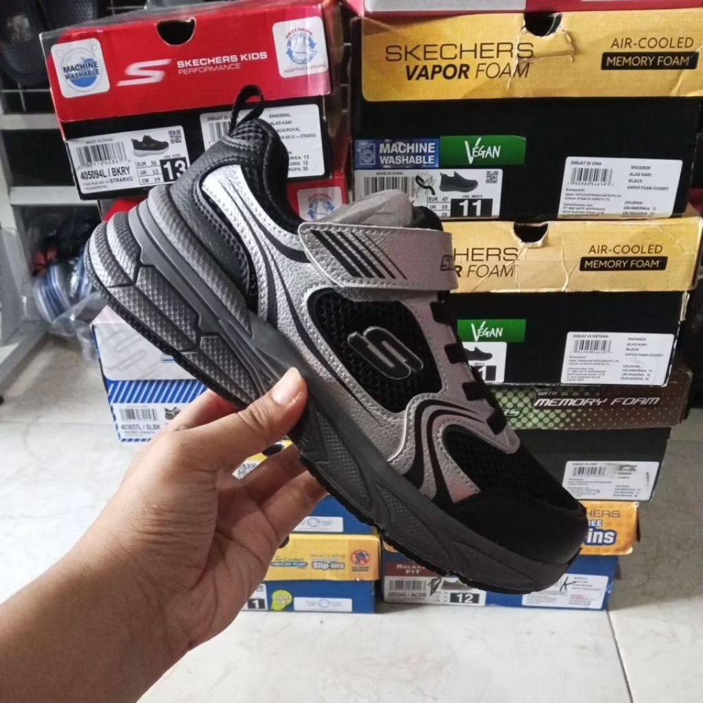 SKECHERS R.GRAPH SHOES KIDS SNEAKERS ORIGINAL SIZE 37