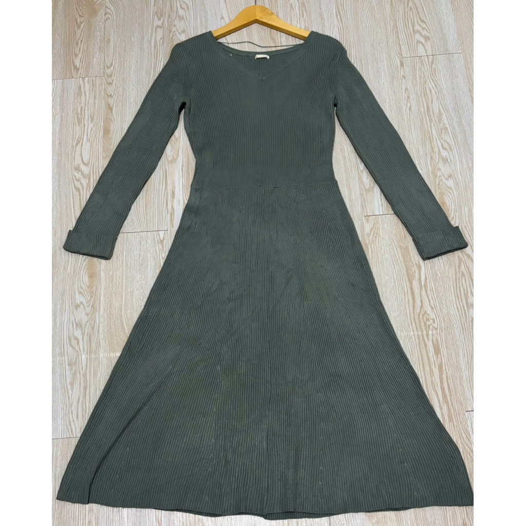 Dress rajut knit lidi GU preloved