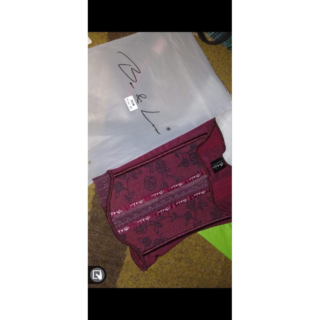 Preloved korset Cikor dapat bonus Celana korset cikor ukuran XS