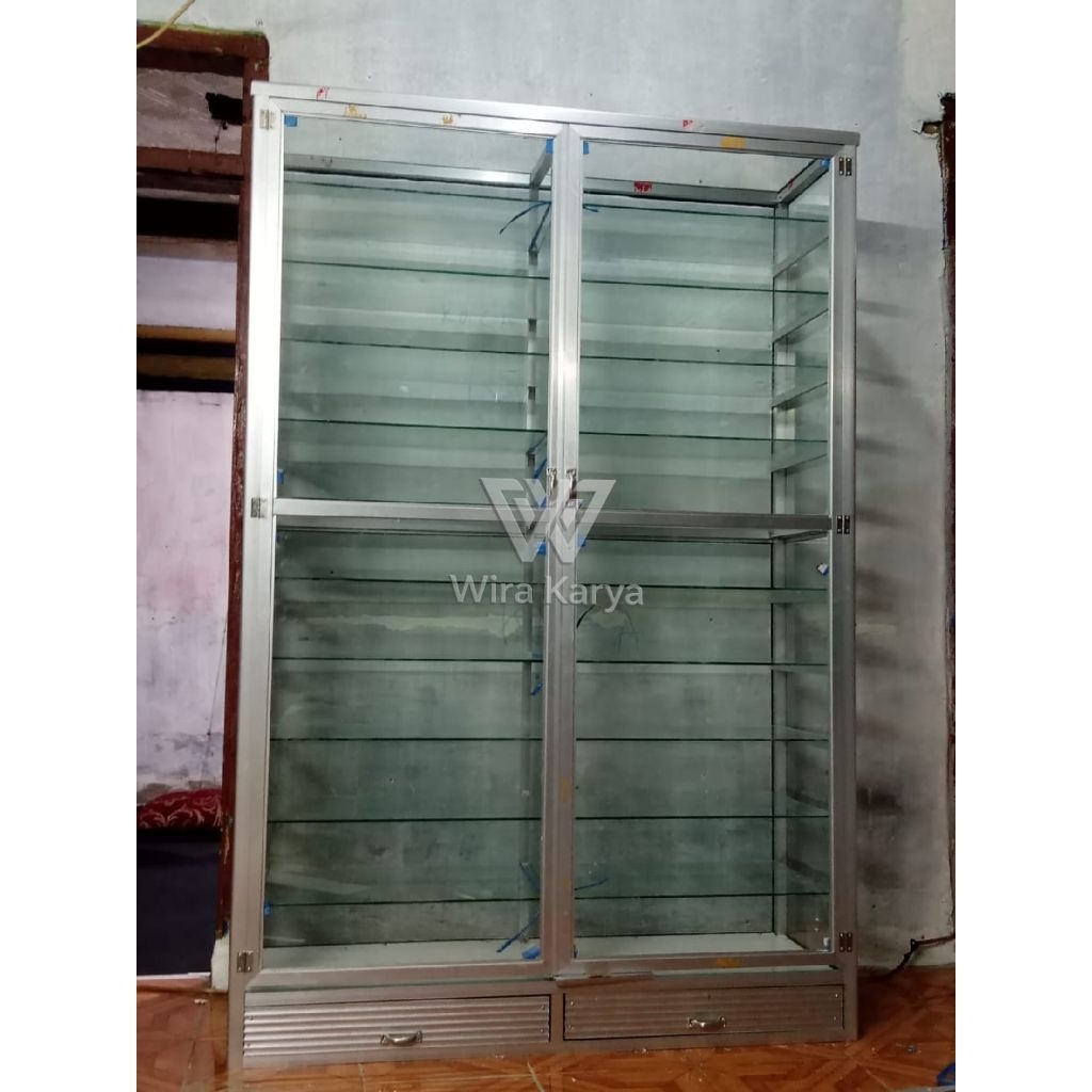 etalase kaca pajangan/koleksi mainan