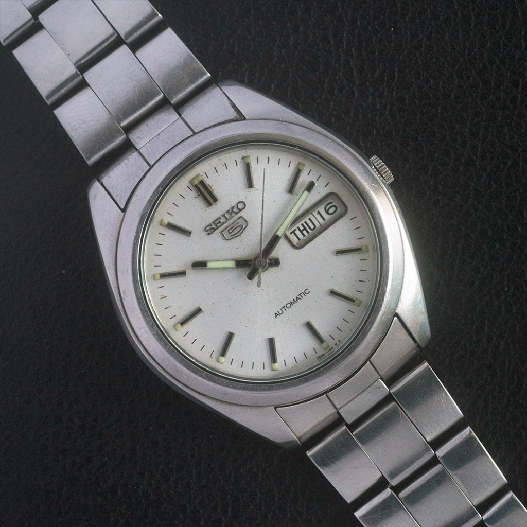 Seiko SNX111 oyster style 7S26 0060 bekas second preloved