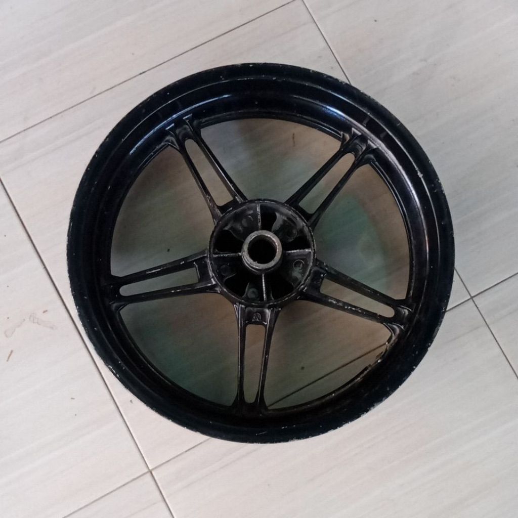 pelek velg belakang Yamaha Vixion New original copotan motor