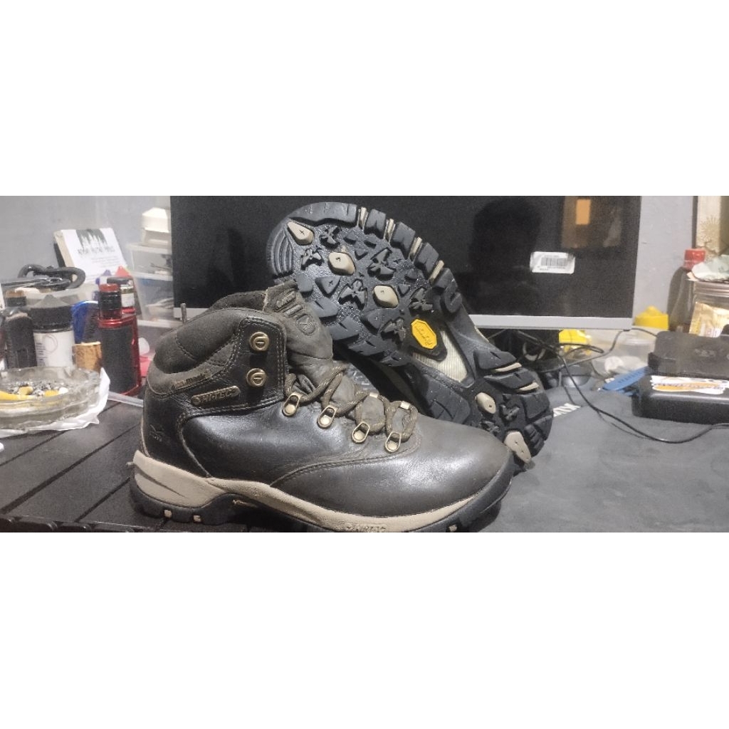 Sepatu Gunung Hitec Vilet vibram size 39