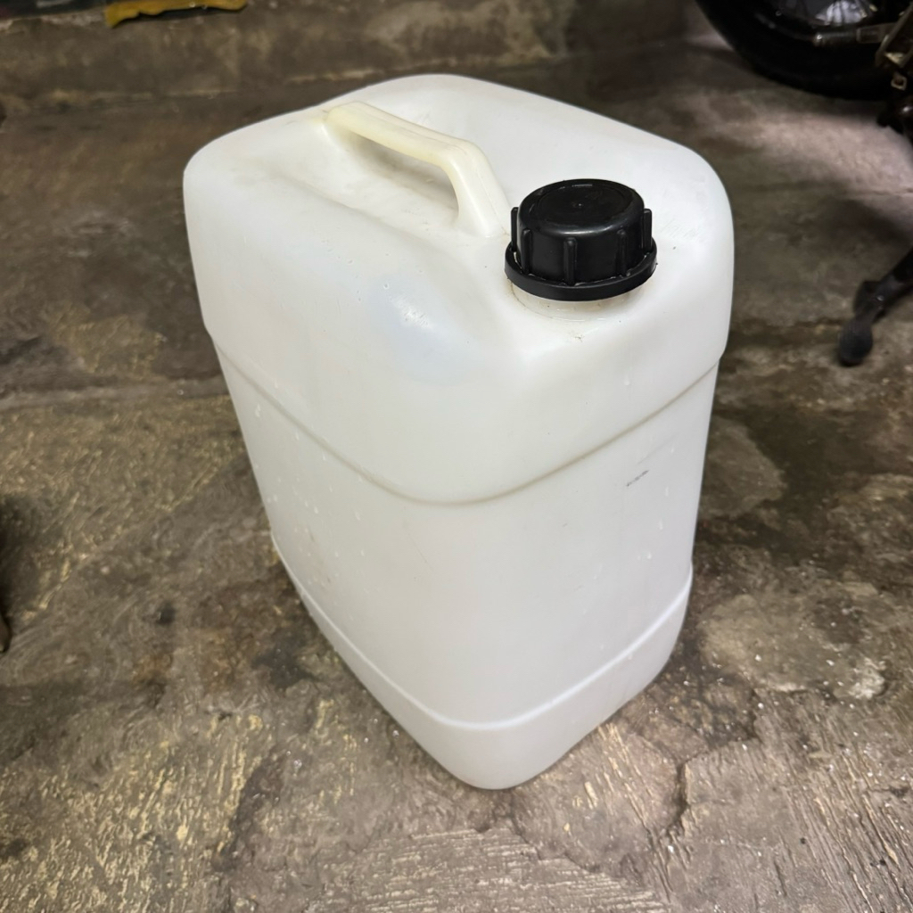 jerigen jerrycan derigen bekas 20 liter food grade bekas sirup