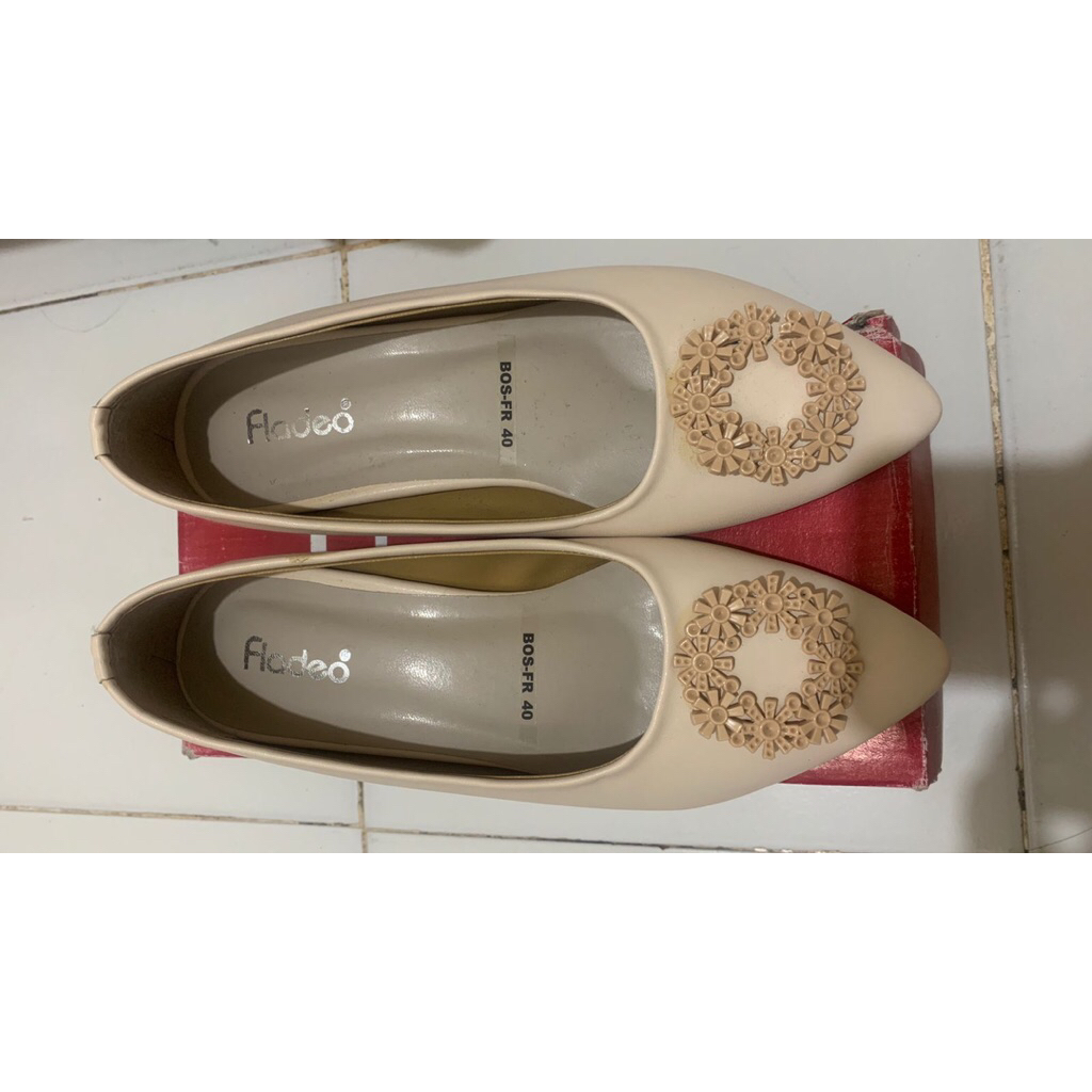preloved sepatu fladeo
