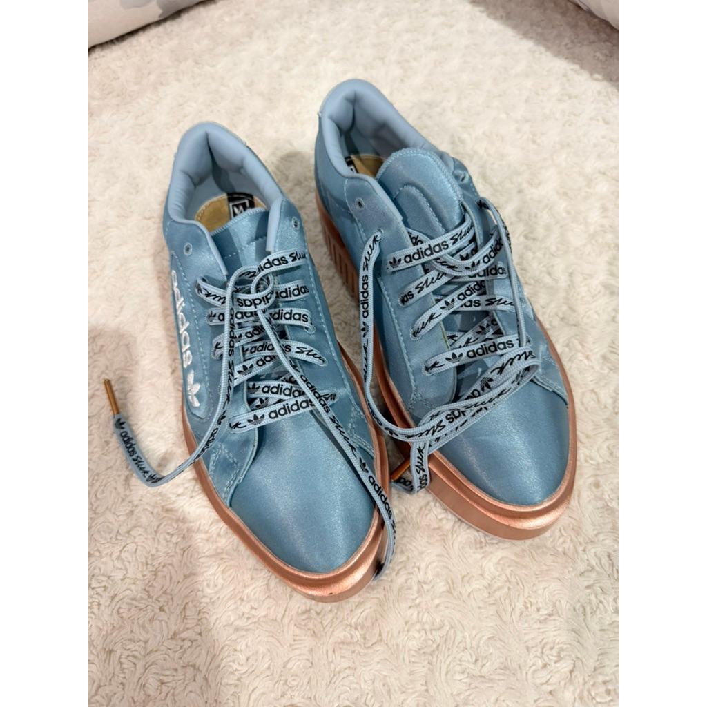 SEPATU ADIDAS WANITA PRELOVED LIKE NEW
