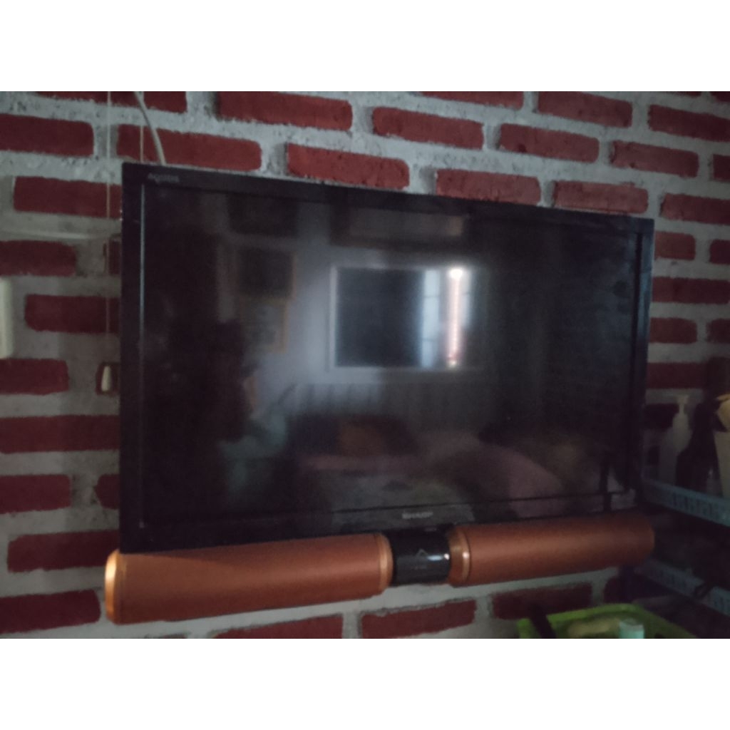 tv analog LCD sharp 32" inch + speaker bass + free stb