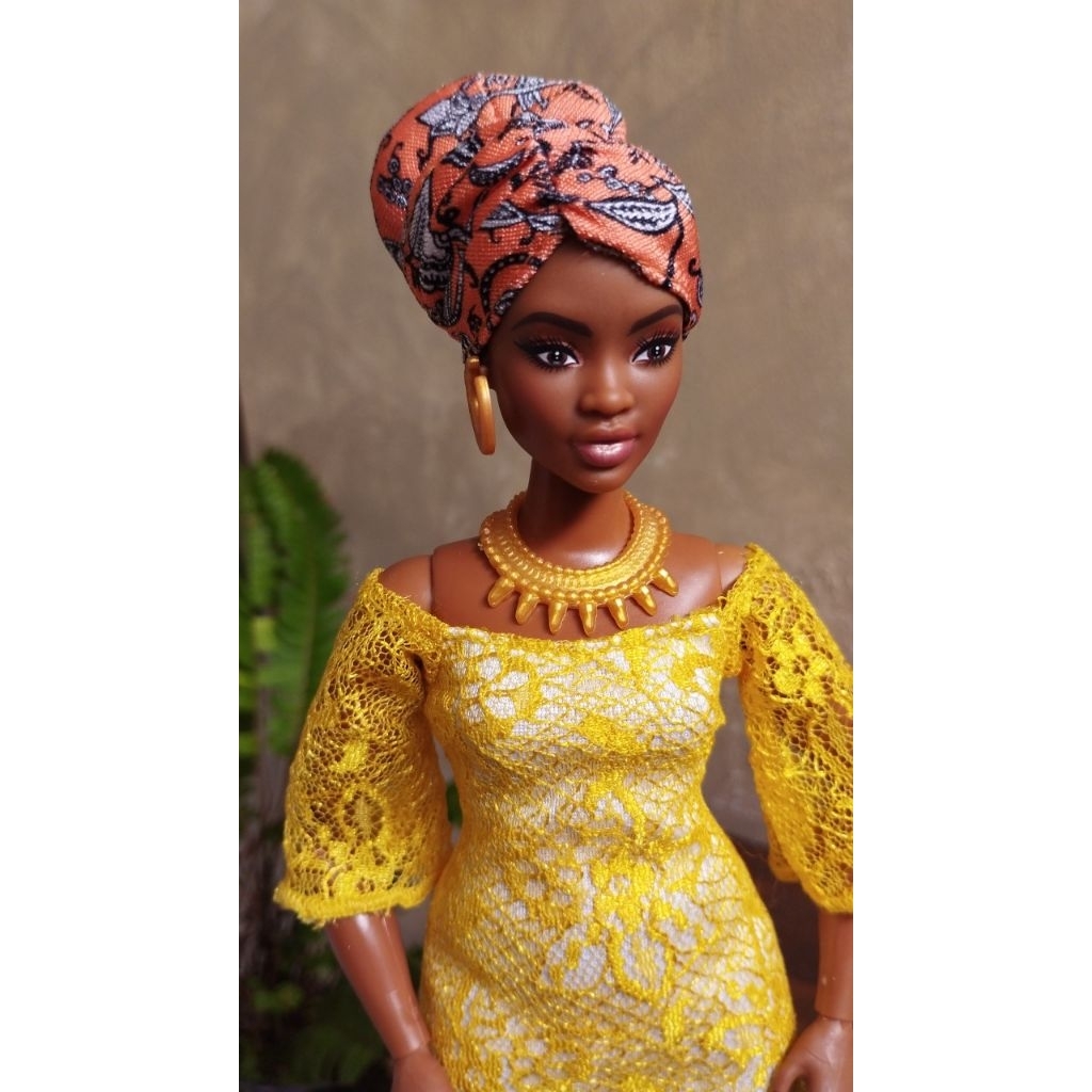 Barbie Elle head rambut rerooted anggap botak body MTM outfit random