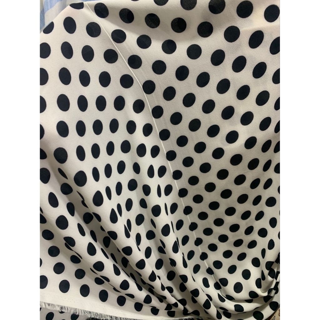 kain crepe polkadot - kain motif - kain zara crepe motif - kain zara crepe motif polkadot