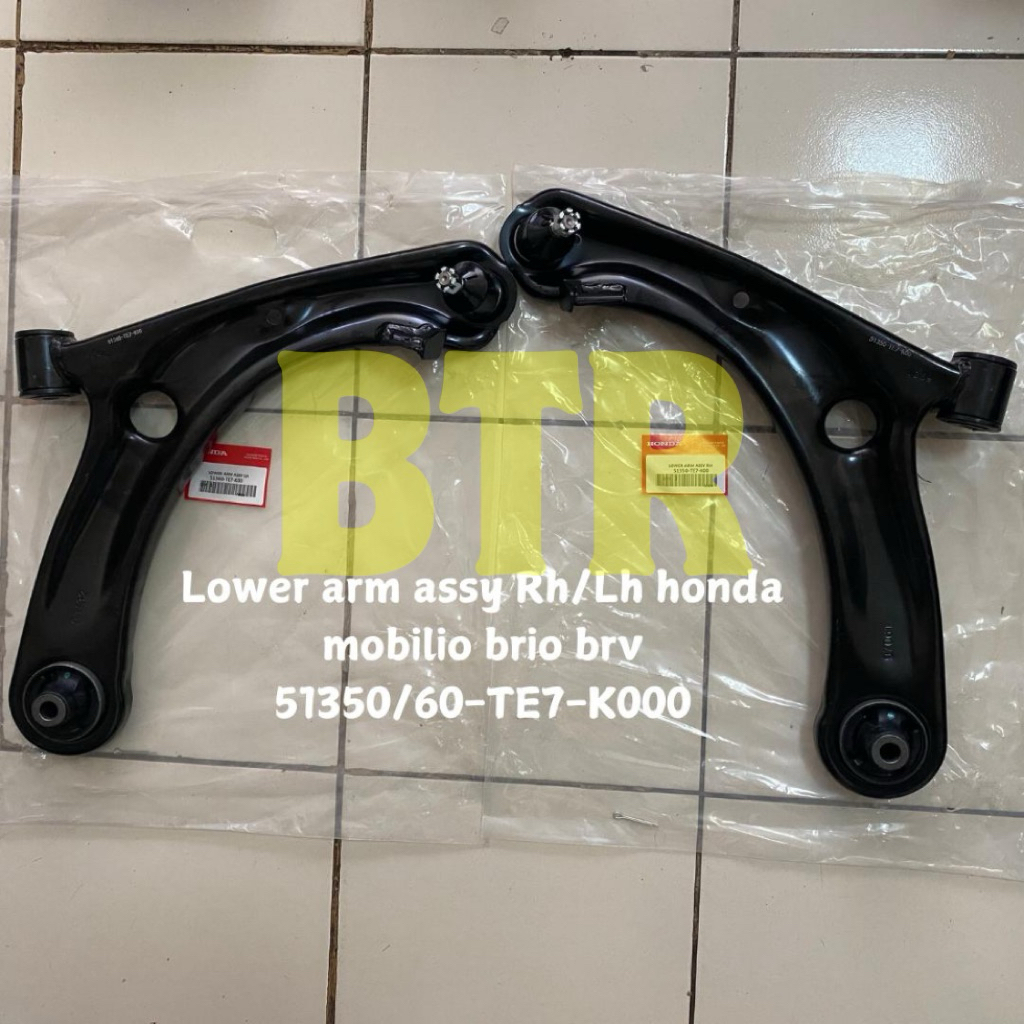 LOWER ARM ASSY RH/LH HONDA MOBILIO BRIO HRV P/N 51350/60-TE7-K00