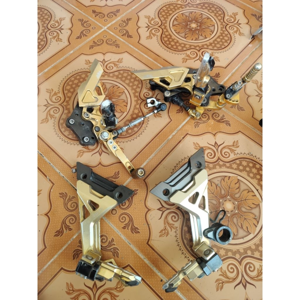 footstep depan belakang ninja 250 copotan motor