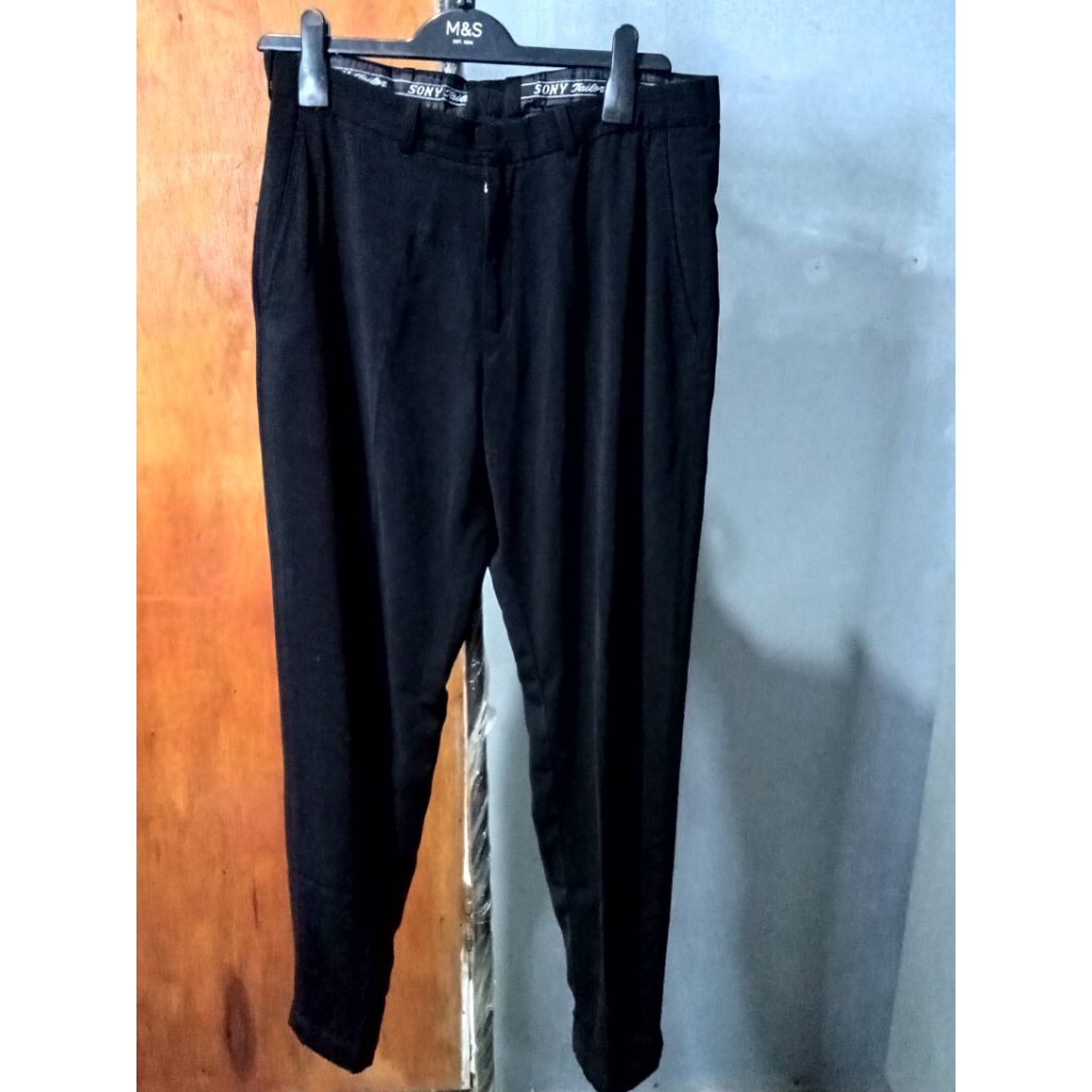 Celana kain Pria warna hitam