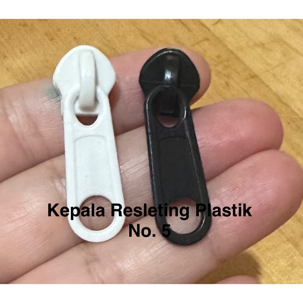 Kepala Resleting Plastik No. 3  dan  No.5 Warna Hitam Putih