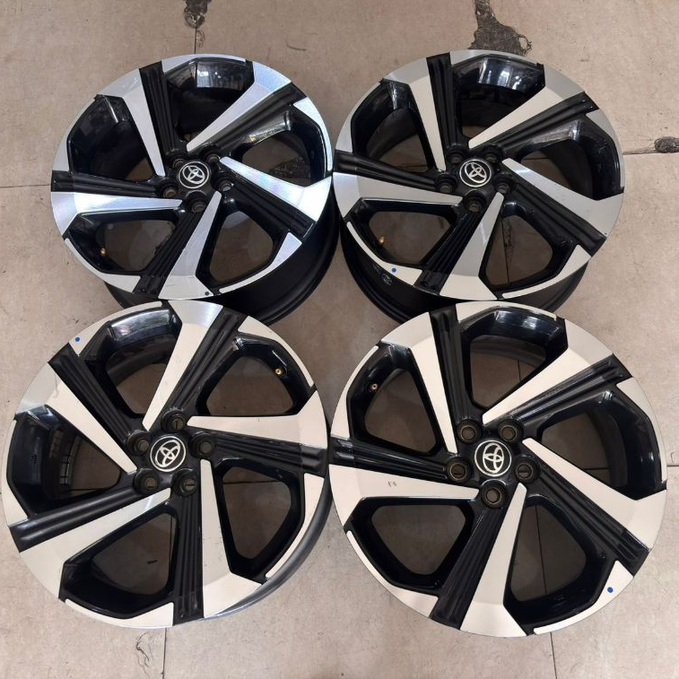 Velg Mobil Bekas Ring 17 Lubang 5 Copotan STD YARIS CROS R17 X6,5 5X100