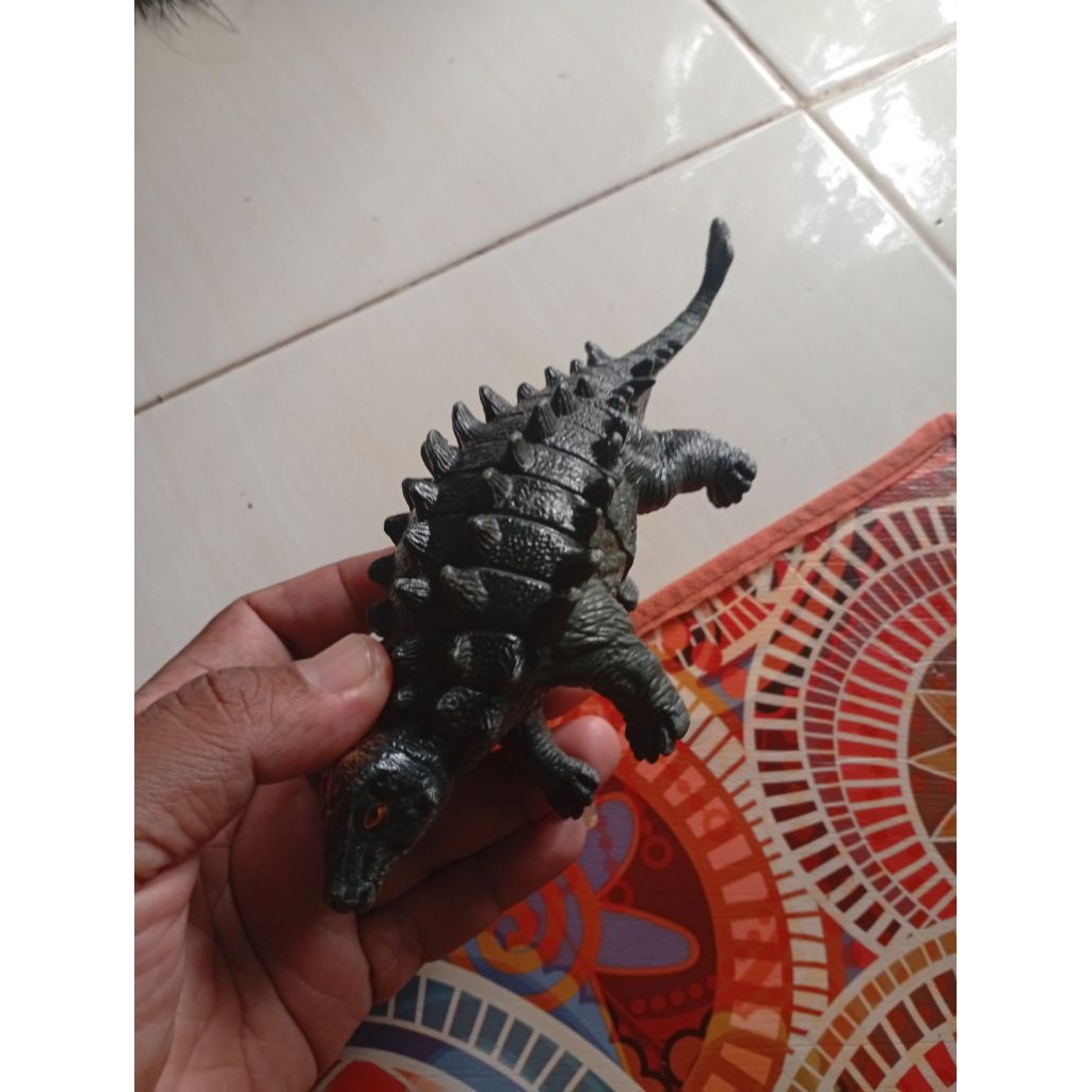 figure dino ankylosaurus karet padat