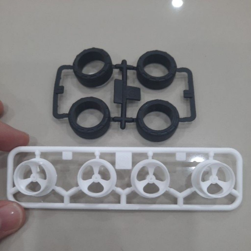 Ban Small Maroon Hitam + Velg Narrow Ori Tamiya Ban Maroon Hitam Small Ori Tamiya