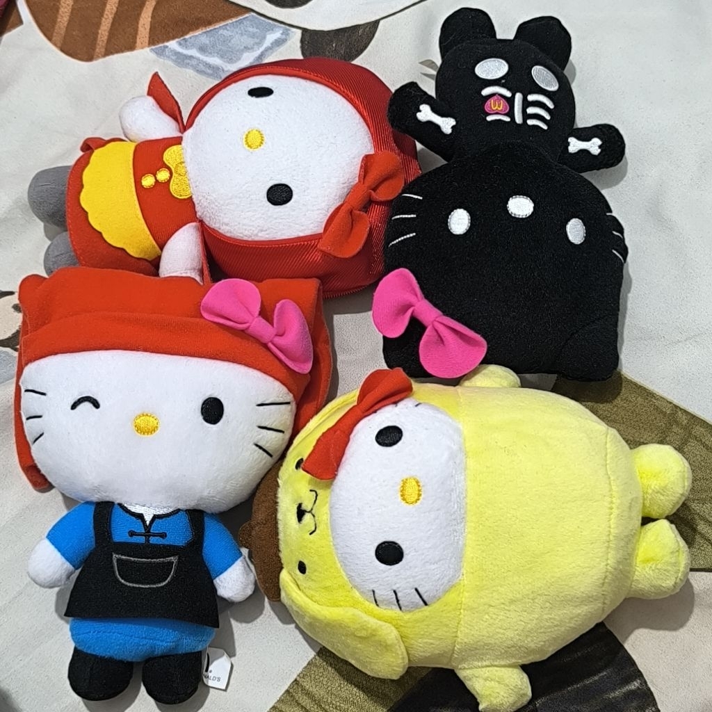 Hello Kitty McDonald HK Boneka Kecil