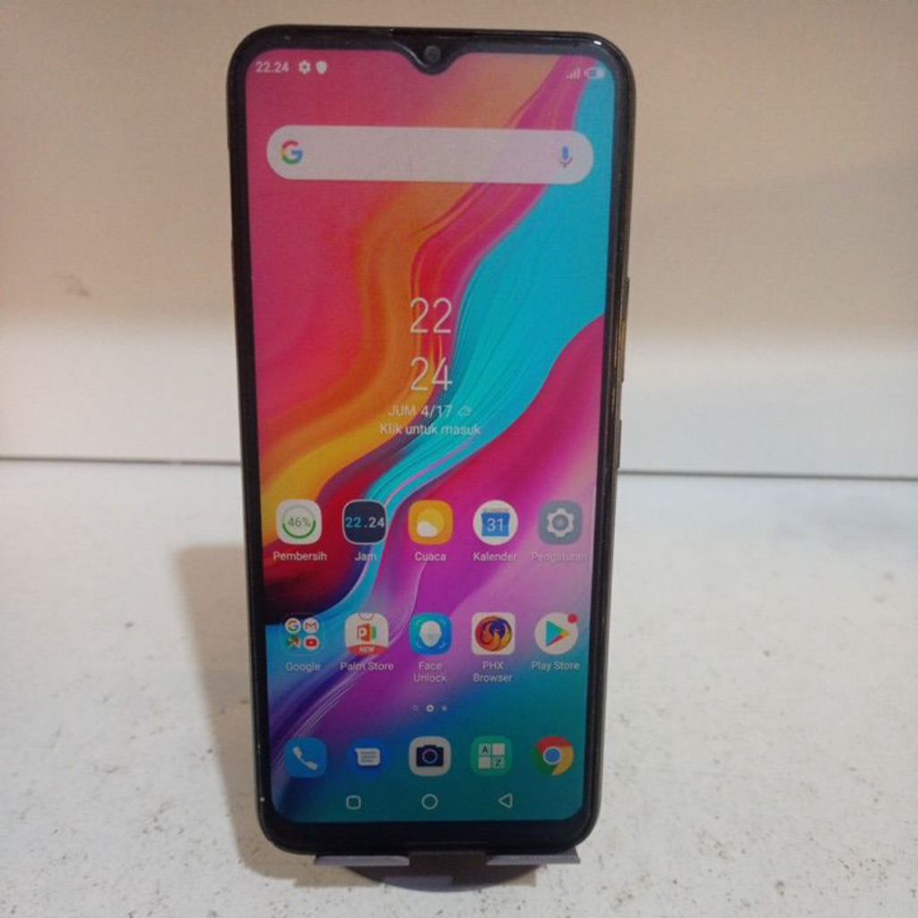 hp infinix hot 8 3/32 hidup normal minus kamera belakang burem sama tutup kamera tidak ada