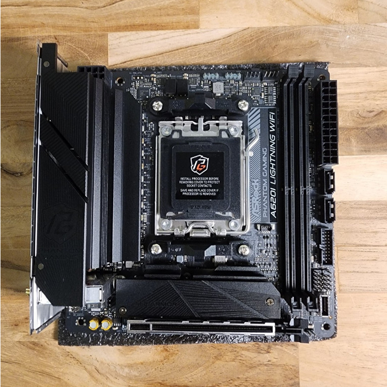 ASROCK A620I LIGHTNING WiFi AM5 DDR5 Mini-ITX WiFi 6E + Bluetooth Bekas Used Second