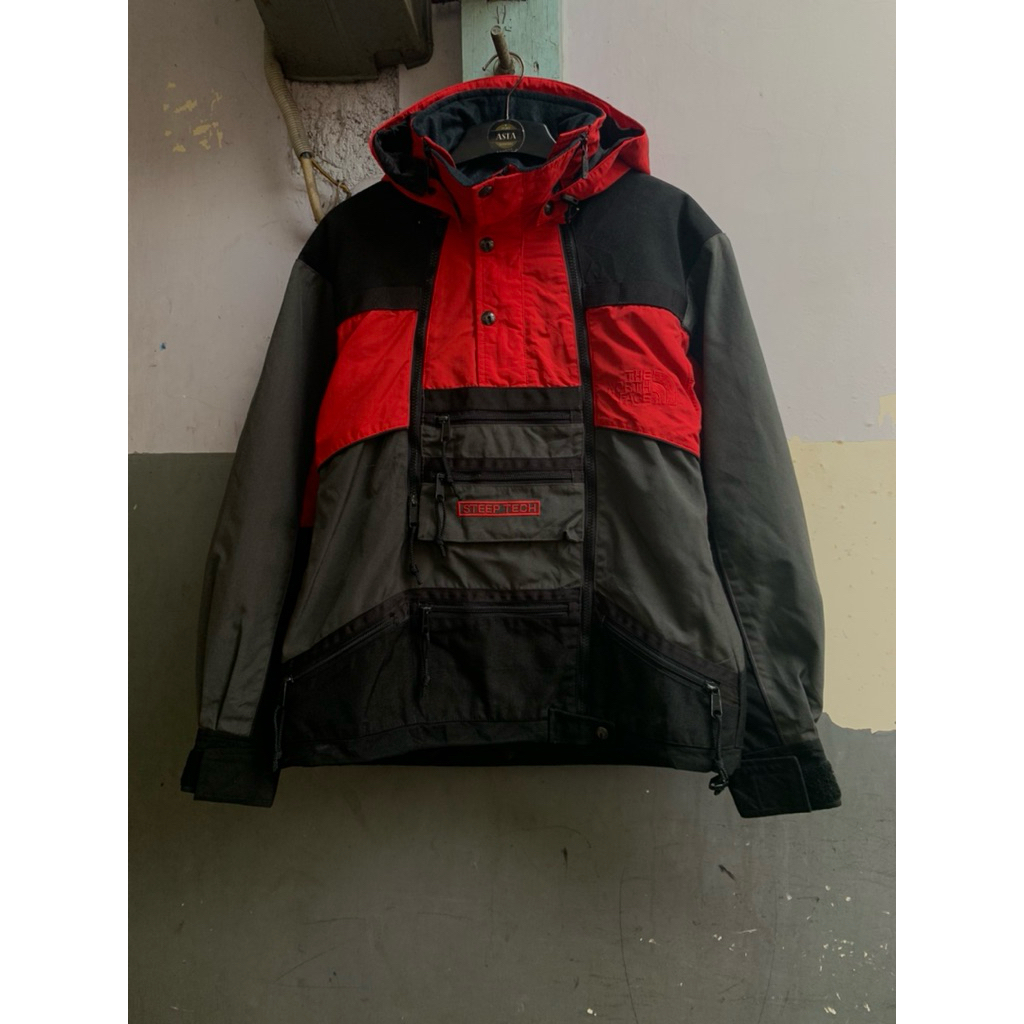 The/North/Face steeptech jacket preloved