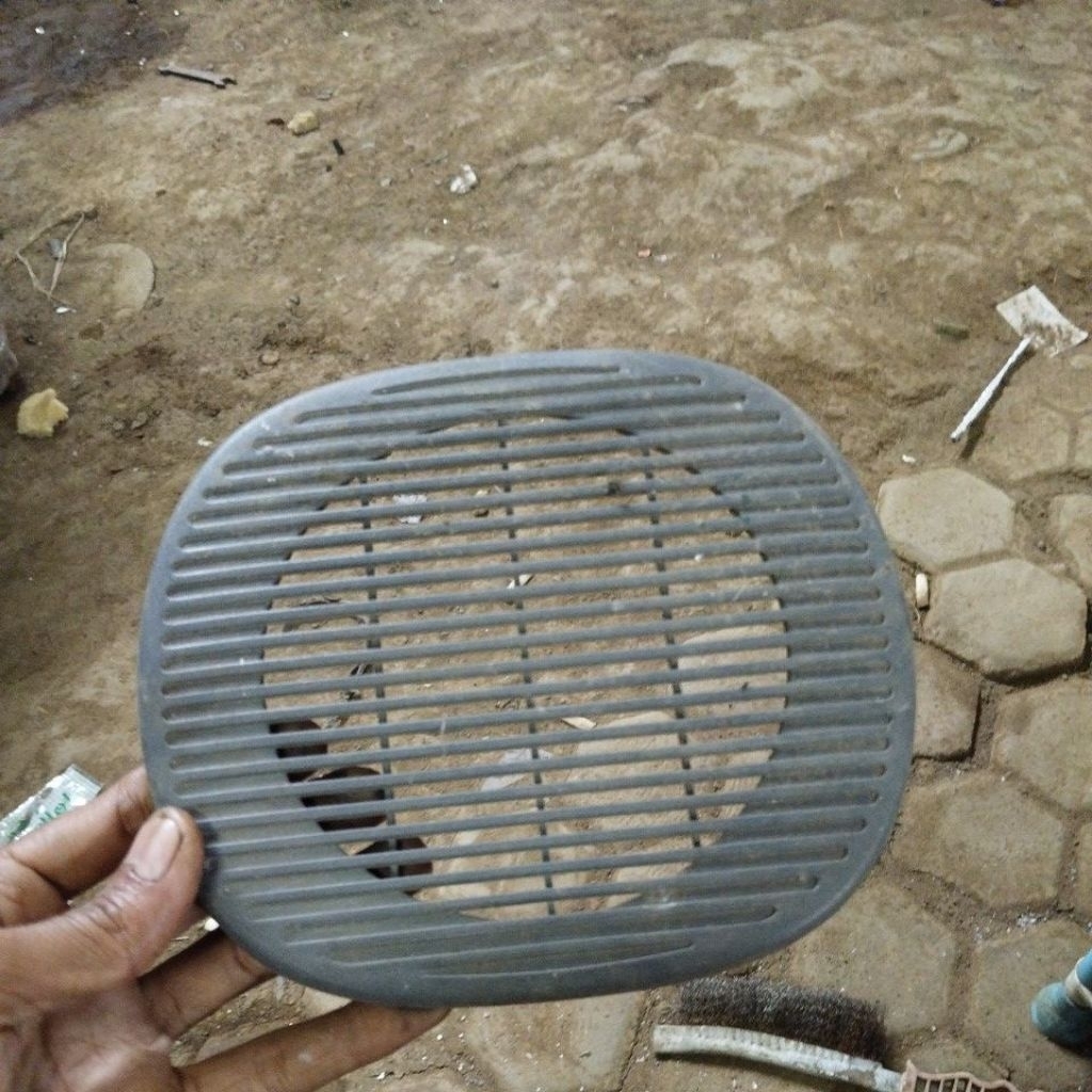 tutup speaker pintu Kijang Kapsul