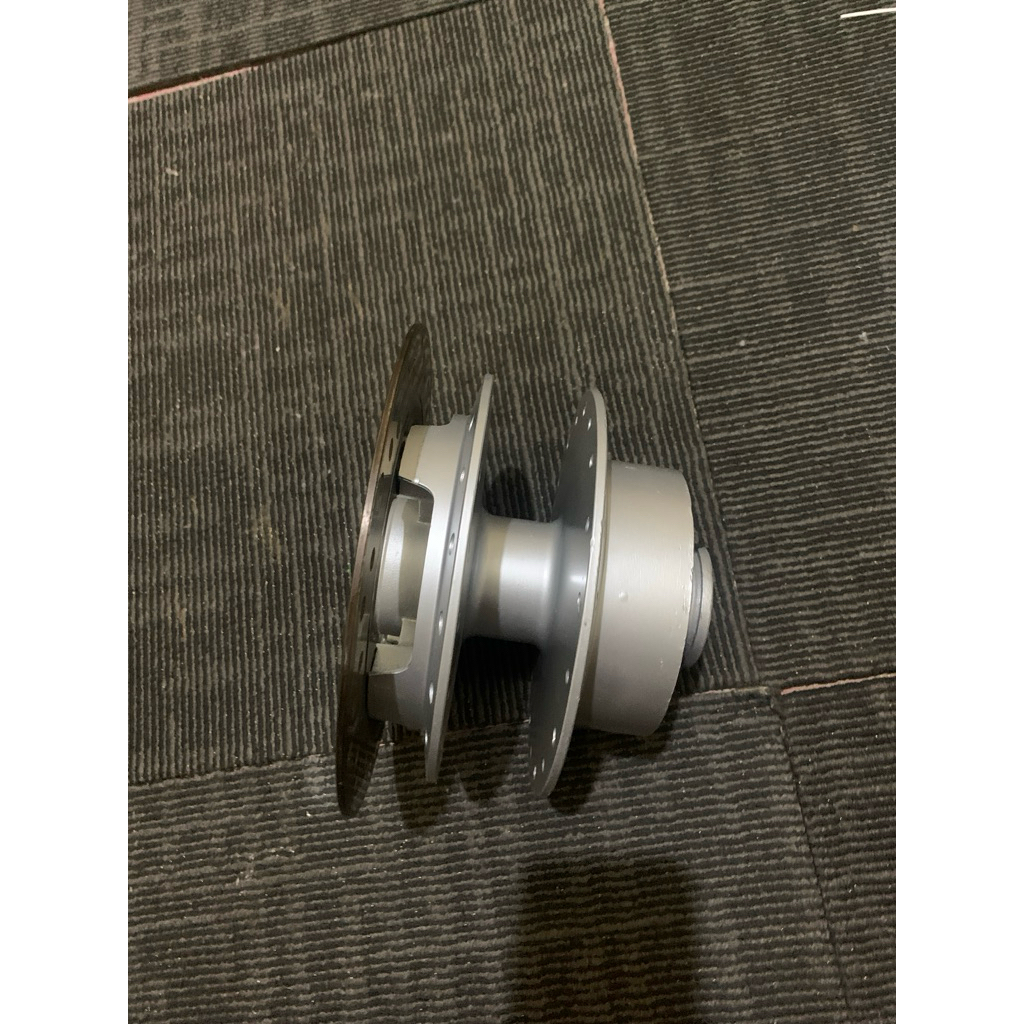 tromol belakang tiger revo original silver set piringan laker