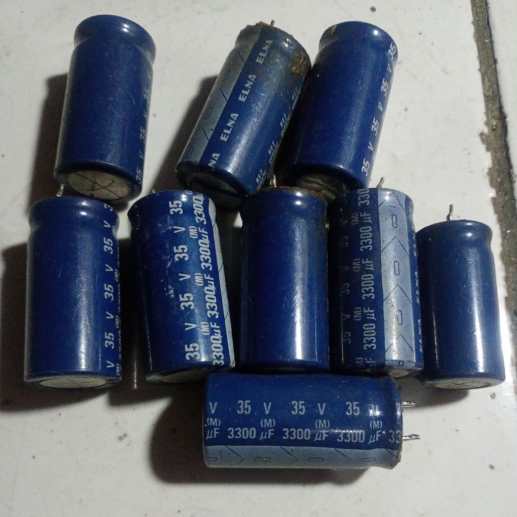 elco Elna 3300 uf 35v cabutan ORI tinggi 3.5cm lebar 1.8 cm   di jual per 2biji