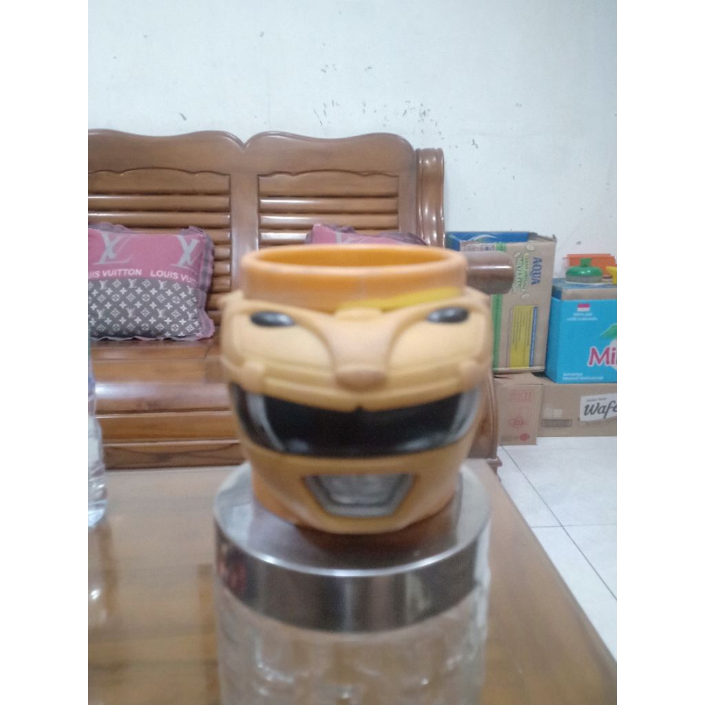 mug power ranger kuning kondisi sesuai foto