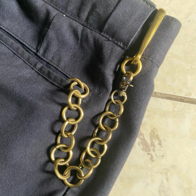 Short wallet chain