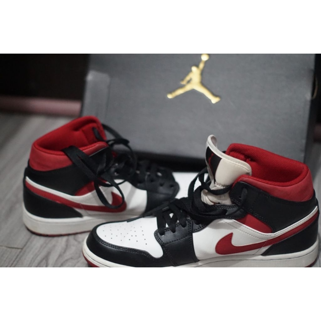 sepatu original second preloved size 44.5 Jordan 1 gym red mid