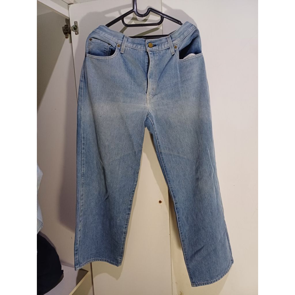 Levis baggy jeans x cny (preloved)