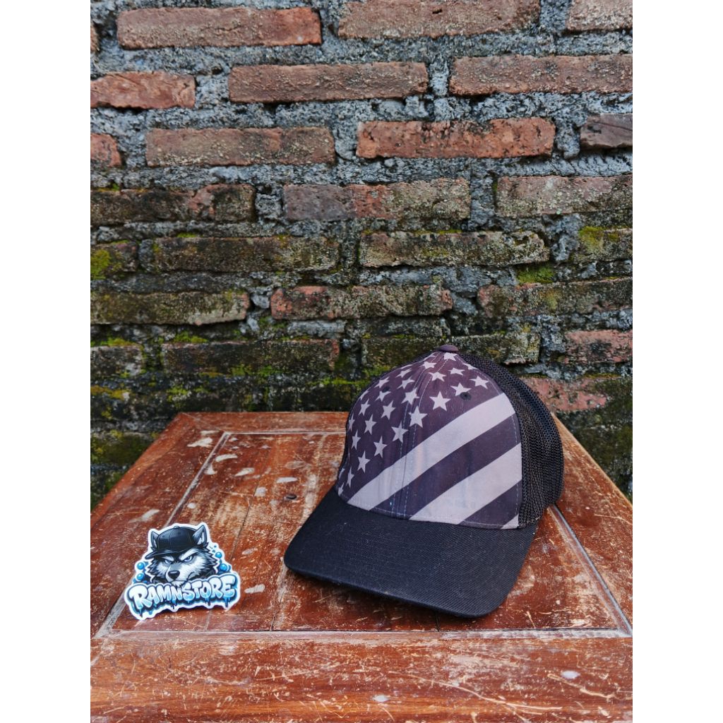 topi trucker oakley build up