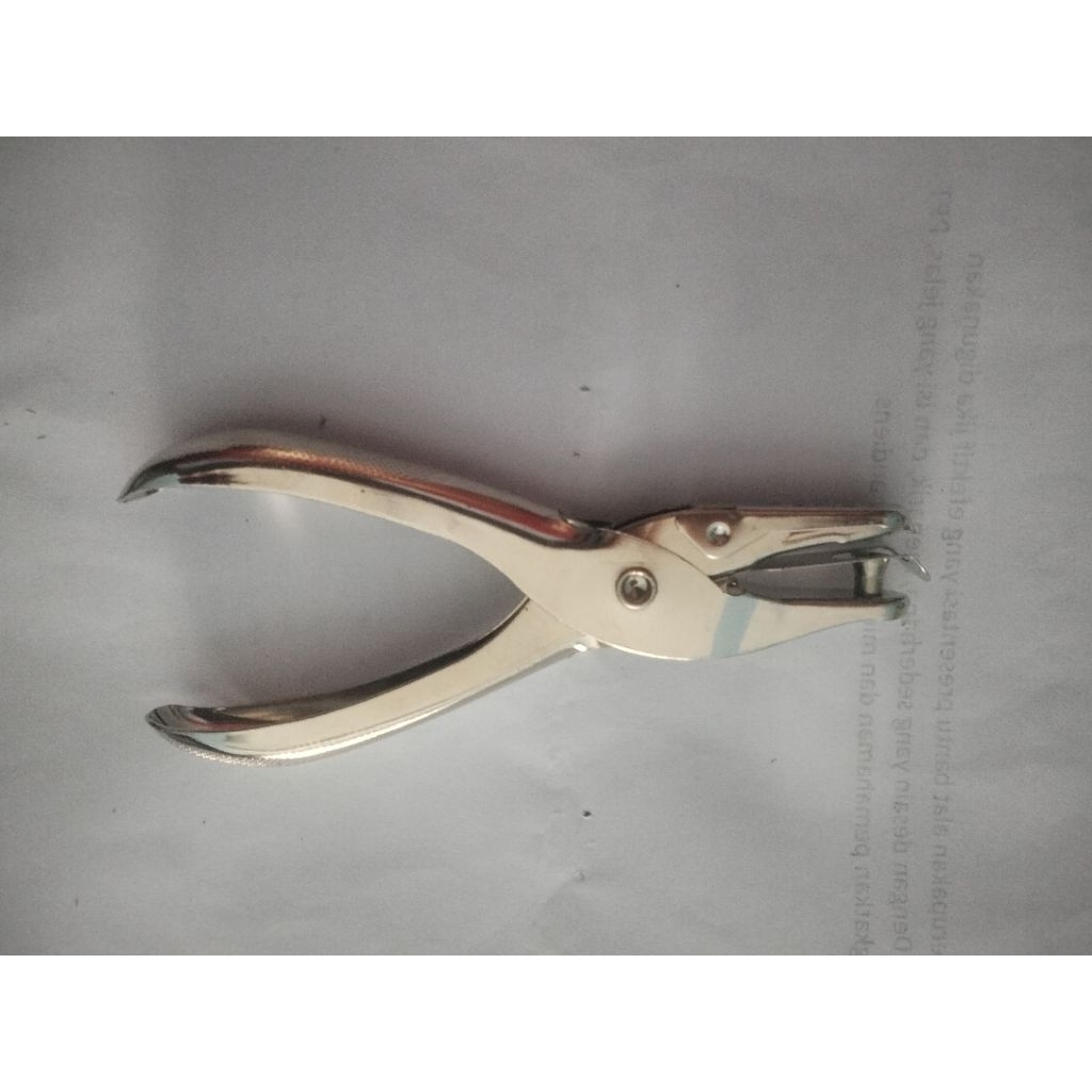 Pembolong Kertas 6MM Stainless Steel - Pegangan Nyaman, Kapasitas 8 Lembar