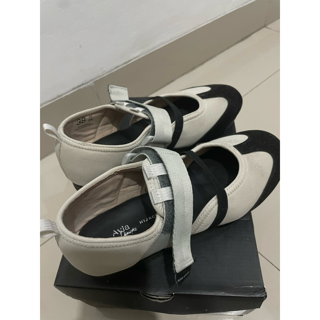 Preloved Hijack x Ayla Dimitri Twyla Sputnik