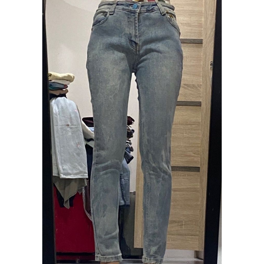 Logo Jeans - Celana Jeans Wanita