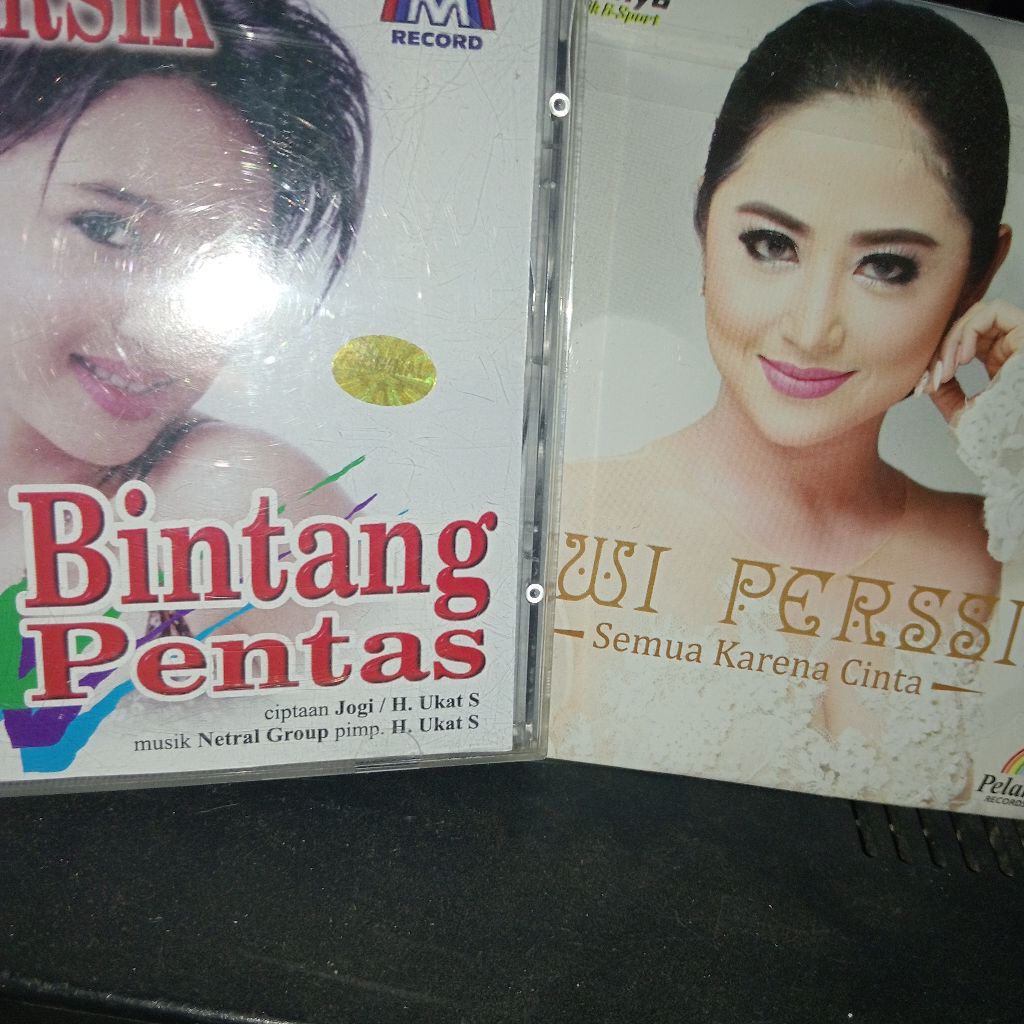 [SEPAKET] 2 CD album Dewi Persik album Bintang Pentas (botleg) dan Dewi Perssik album Semua Karena C