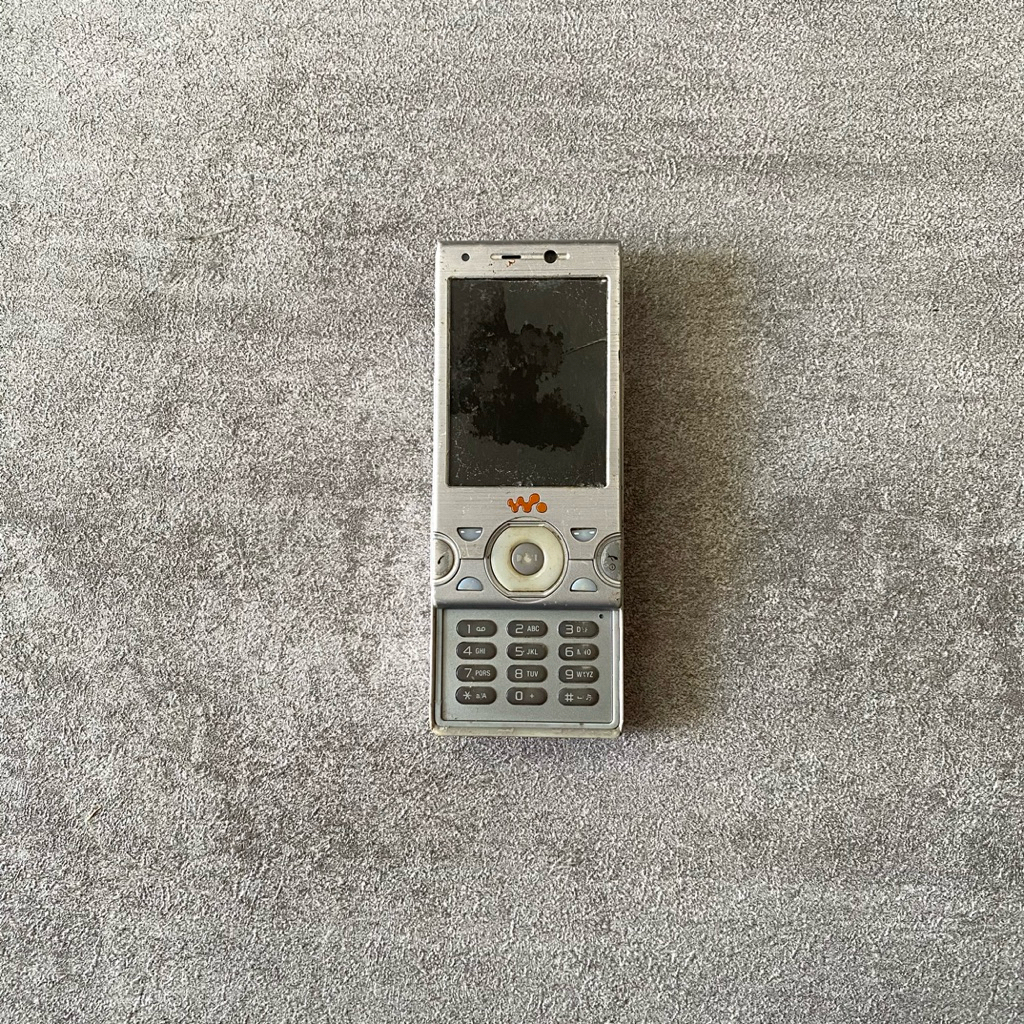Sony Ericsson W995 “Hikaru”