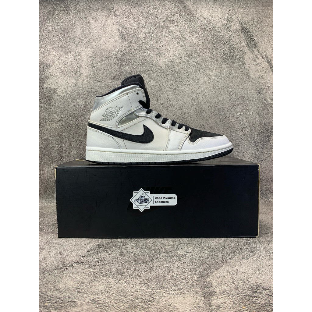Sepatu Second Air Jordan 1 Mid ‘White Silver’  Size 41 insole 26 cm  Original Guarantee 100%