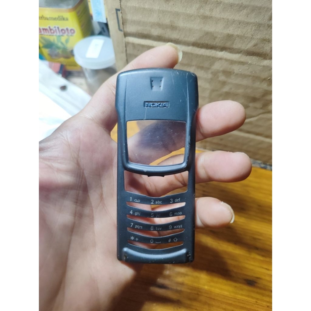 Kesing depan Nokia 8910i
