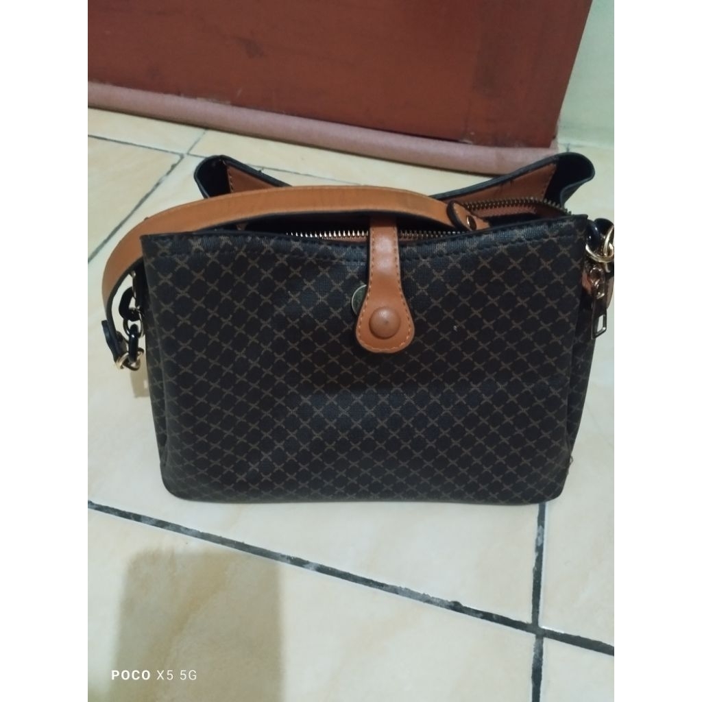 Tas Bahu Wanita Totebag Premium - Model Korean Style, Warna Hitam