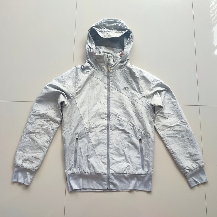 102. Jacket Outdoor Casual NB Size tag 90 - Pakaian Gunung Lapangan Running Olahraga